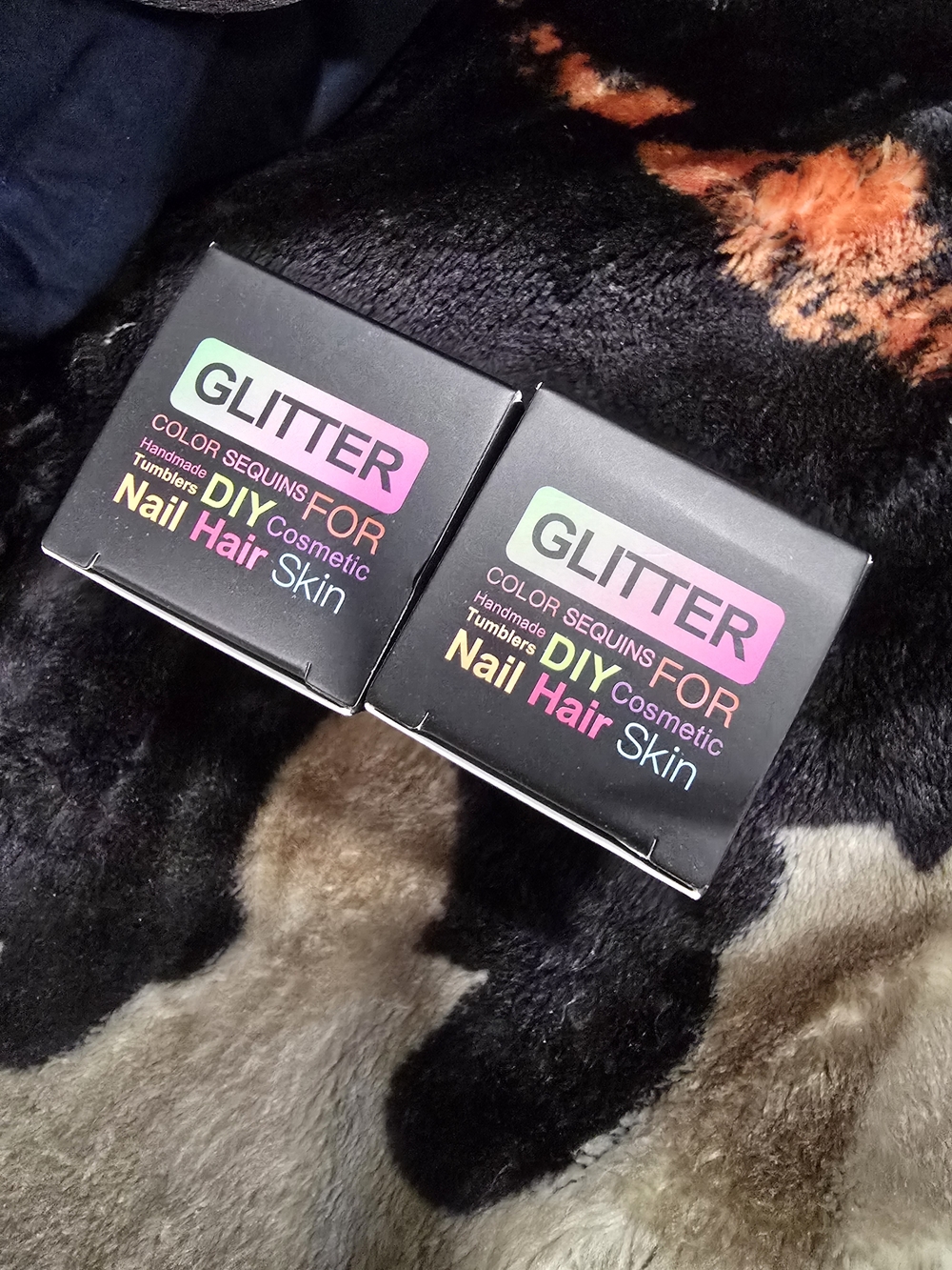 GLITTER Gold and Green Cosmetic Sequins Pack - DIY Nail & Hair Glitter - Picture 2 of 5